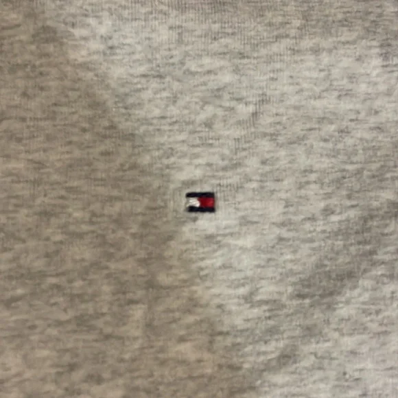 Tommy Hilfiger t shirt - Picture 2 of 6